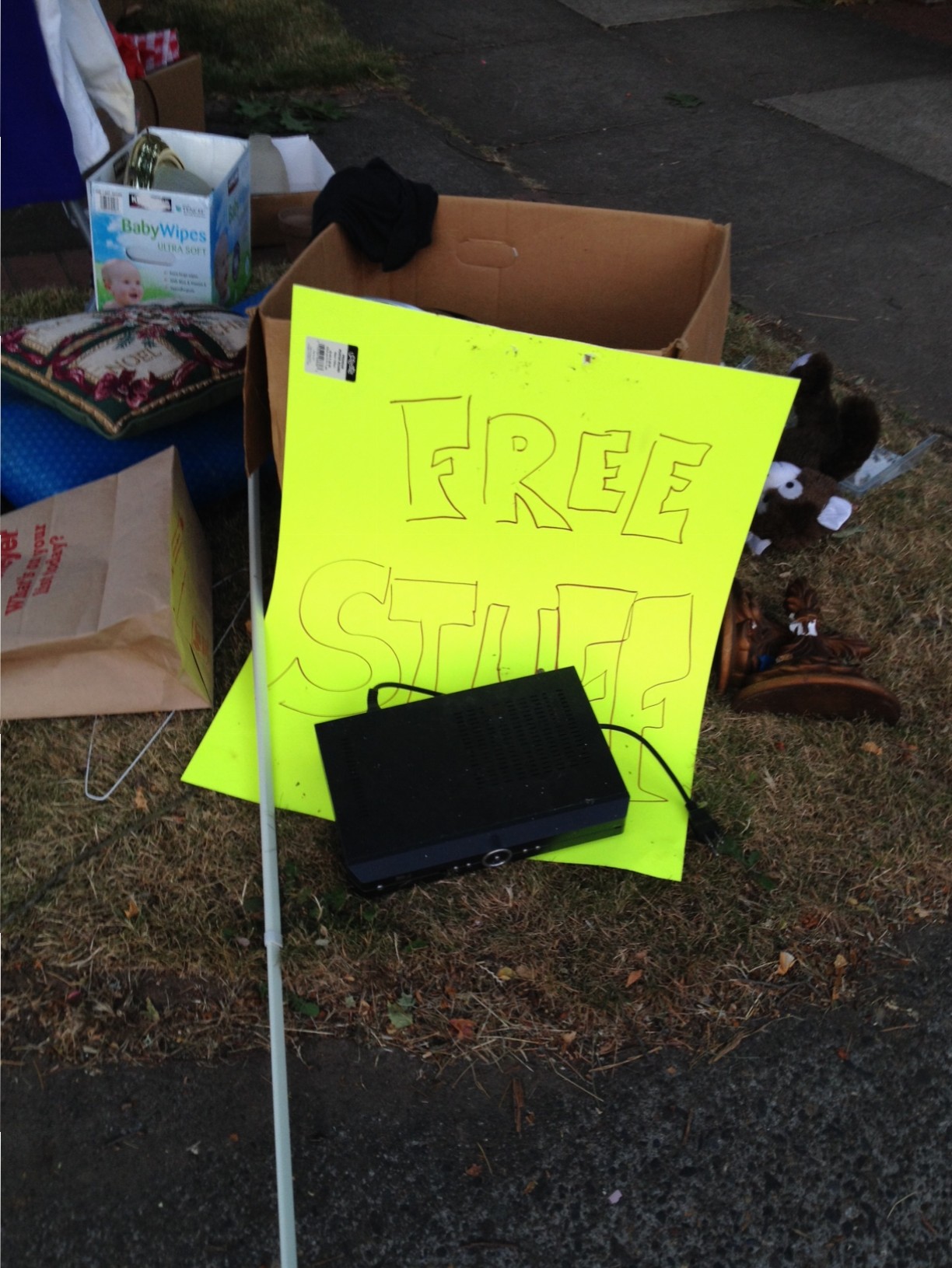 Non-Consumer Photo Essay — Insane Portland Free Piles!