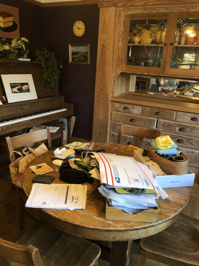 Five Tiny Frugal Things -- Dining Room Decor Tips!